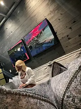 tia   fox online show from February 21, 2026, 6:59 am