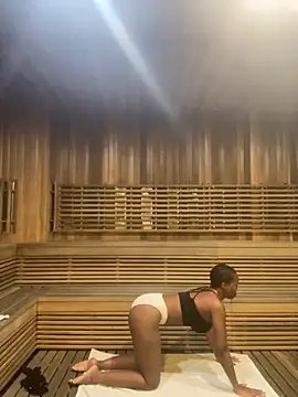 tia   fox online show from November 25, 2025, 6:30 pm