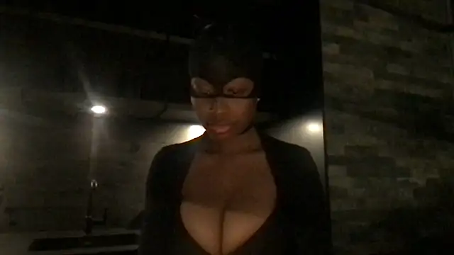 tia   fox online show from November 30, 2025, 2:45 am