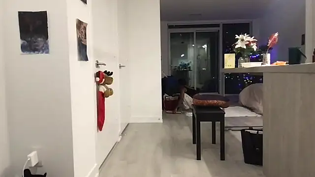 tia   fox online show from February 19, 2026, 6:43 am