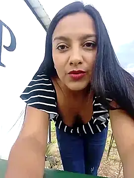 Snapshot of Sexy_Nayra_outdoors chatting on October 15, 2025, 9:01 pm Sexy Nayra outdoors online show from October 15, 2025, 9:01 pm