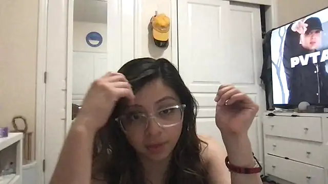 bunnygorl12 online show from March 11, 2026, 5:23 am