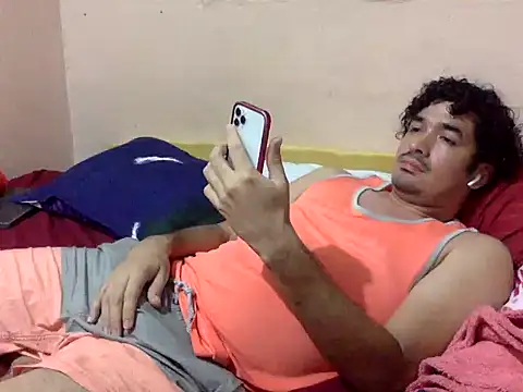 Snapshot of ThiagoDeseo chatting on September 30, 2025, 12:05 am ThiagoDeseo online show from September 30, 2025, 12:05 am