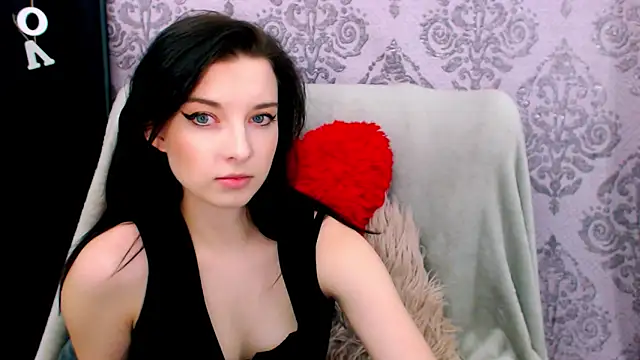 DominantLuna online show from February 10, 2026, 8:30 pm