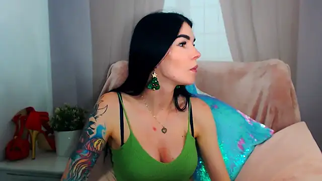 Snapshot of SofiiaBeauty chatting on December 16, 2025, 8:24 pm SofiiaBeauty online show from December 16, 2025, 8:24 pm