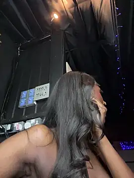 Snapshot of StarElexis chatting on January 5, 2026, 10:57 pm StarElexis online show from January 5, 2026, 10:57 pm