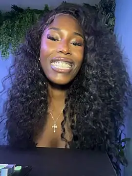 Snapshot of StarElexis chatting on November 7, 2025, 8:35 pm StarElexis online show from November 7, 2025, 8:35 pm