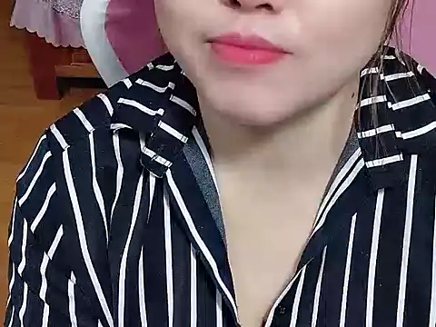 Snapshot of Sunna104 chatting on February 12, 2026, 11:21 am Sunna104 online show from February 12, 2026, 11:21 am