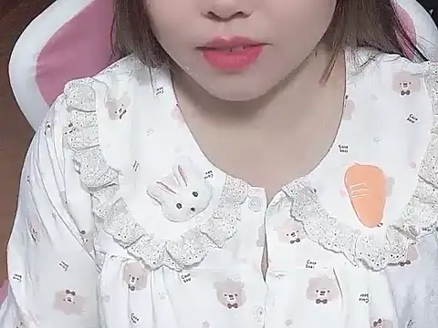 Snapshot of Sunna104 chatting on February 5, 2026, 9:27 am Sunna104 online show from February 5, 2026, 9:27 am