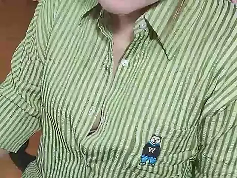 Snapshot of Sunna104 chatting on February 9, 2026, 5:27 am Sunna104 online show from February 9, 2026, 5:27 am