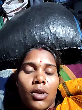 Katrina kaif143 online show from November 4, 2025, 3:38 pm