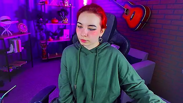 MarcelineChi online show from December 4, 2025, 11:09 am