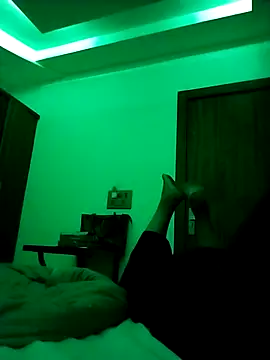 Snapshot of Naughtysilk chatting on February 22, 2026, 9:27 pm Naughtysilk online show from February 22, 2026, 9:27 pm