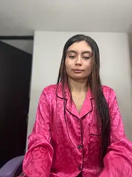 Im Natashaaaa online show from October 18, 2025, 10:23 pm
