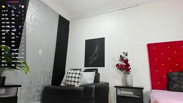 Luciaoregon online show from April 9, 2026, 1:17 pm