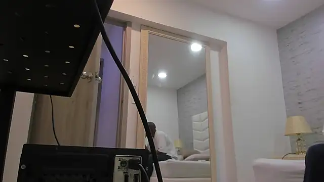 jax black online show from November 1, 2025, 7:19 pm