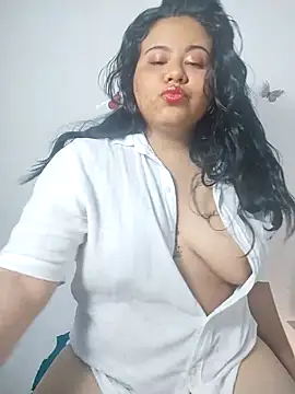 Tania cruz  online show from December 17, 2025, 4:06 am