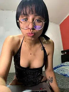 comepitoossss online show from October 22, 2025, 12:32 am