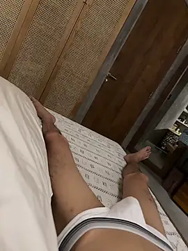 Snapshot of HenryLee1983-cums chatting on February 13, 2026, 6:08 pm HenryLee1983-cums online show from February 13, 2026, 6:08 pm