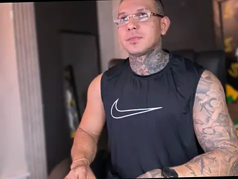 MAXIMO VEGA online show from October 19, 2025, 5:16 pm
