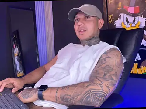MAXIMO VEGA online show from October 18, 2025, 8:44 pm