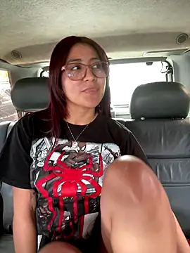 saramooon online show from November 3, 2025, 2:31 pm