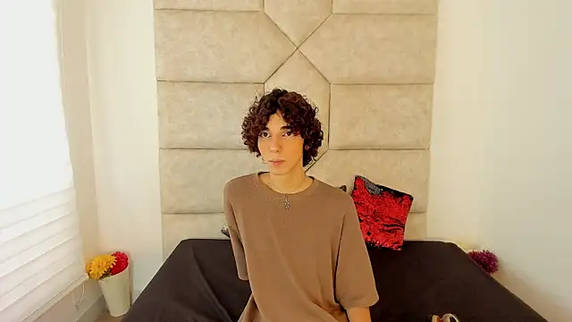 Snapshot of Scaarlett_22_ chatting on October 1, 2025, 6:01 pm Scaarlett 22  online show from October 1, 2025, 6:01 pm