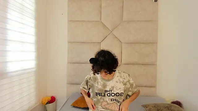 Snapshot of Scaarlett_22_ chatting on October 2, 2025, 5:49 pm Scaarlett 22  online show from October 2, 2025, 5:49 pm