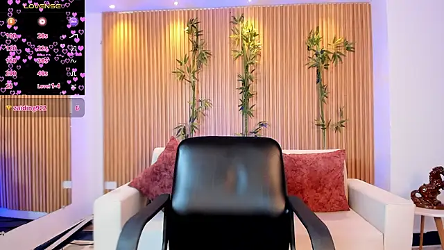 VenusCooper online show from January 7, 2026, 8:14 pm