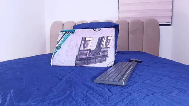 ashly mr online show from December 5, 2025, 12:04 pm