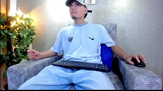 Snapshot of Axelwiliams chatting on October 10, 2025, 6:09 pm Axelwiliams online show from October 10, 2025, 6:09 pm