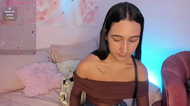 Nikolbrice online show from October 24, 2025, 7:02 pm