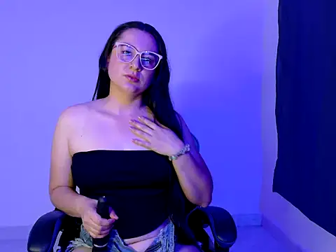 Snapshot of Dulce_fire chatting on October 5, 2025, 2:35 am Dulce fire online show from October 5, 2025, 2:35 am