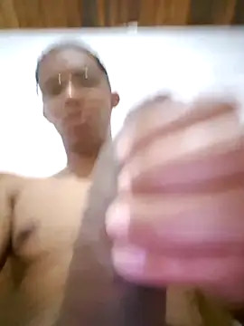 Snapshot of Mikael_1357 chatting on February 15, 2026, 6:14 am Mikael 1357 online show from February 15, 2026, 6:14 am