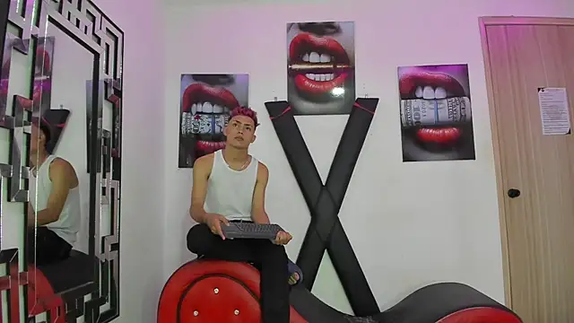 VERY HOT GUYS online show from November 15, 2025, 1:09 am