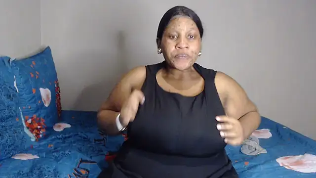 PIXIEBITCHXXX26 online show from June 16, 2026, 7:47 pm