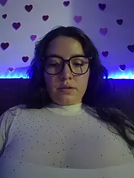 Snapshot of annyaparis chatting on February 20, 2026, 1:13 am annyaparis online show from February 20, 2026, 1:13 am