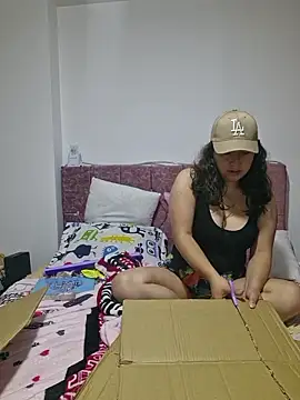 annyaparis online show from January 15, 2026, 12:47 am