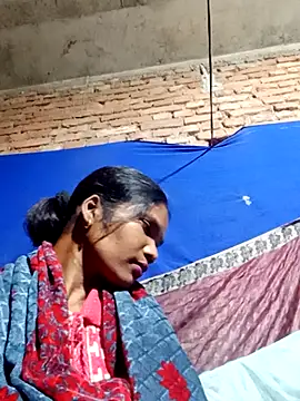 dayna2 online show from November 26, 2025, 4:40 pm