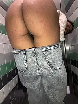 Snapshot of latingangsex chatting on February 8, 2026, 6:11 am latingangsex online show from February 8, 2026, 6:11 am