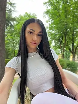 ilariea girl online show from May 8, 2026, 3:38 pm