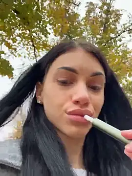 ilariea girl online show from October 22, 2025, 1:32 pm