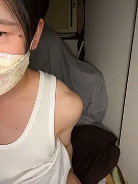 kumatan3434 online show from April 8, 2026, 1:45 pm