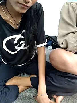 Snapshot of Unique_girls90 chatting on February 21, 2026, 4:58 am Unique girls90 online show from February 21, 2026, 4:58 am