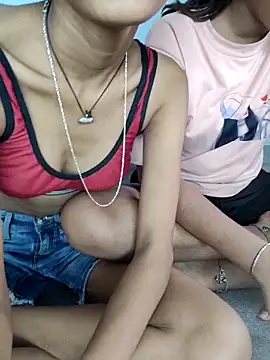 Snapshot of Unique_girls90 chatting on April 4, 2026, 4:41 am Unique girls90 online show from April 4, 2026, 4:41 am