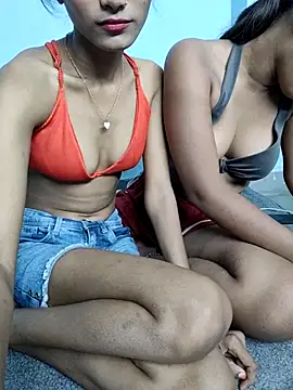 Unique girls90 online show from May 13, 2026, 2:24 pm