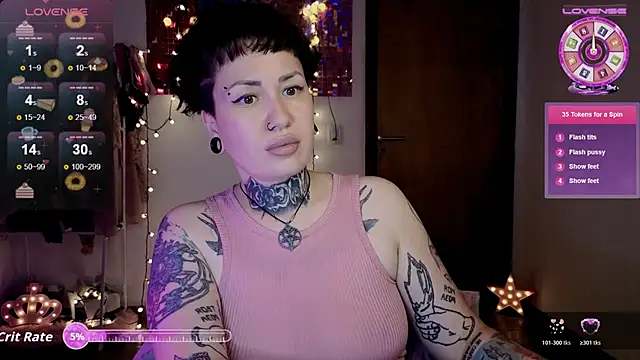 Senorita  Dakota online show from November 15, 2025, 3:32 am