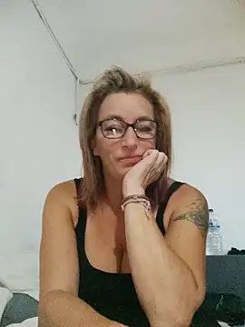 Fifi83Bell online show from September 30, 2025, 7:31 pm