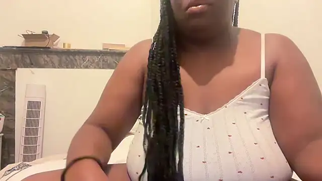 nanaisbackk online show from October 21, 2025, 5:18 am