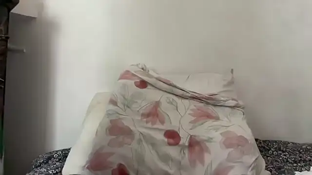 nanaisbackk online show from November 12, 2025, 9:13 am